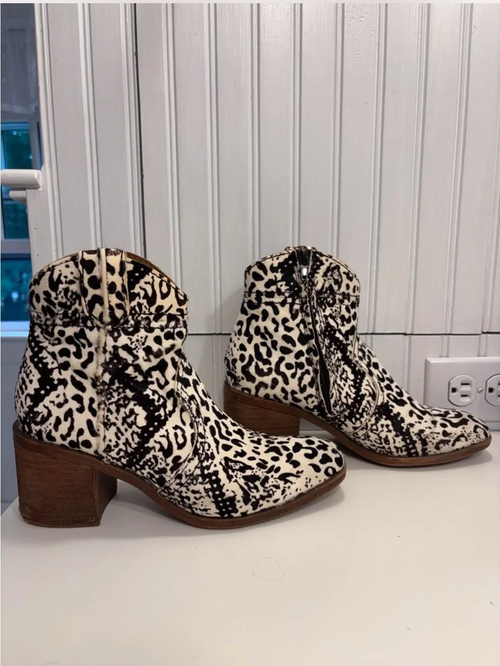 Zodiac Lennon Genuine Calf Hair Western Bootie